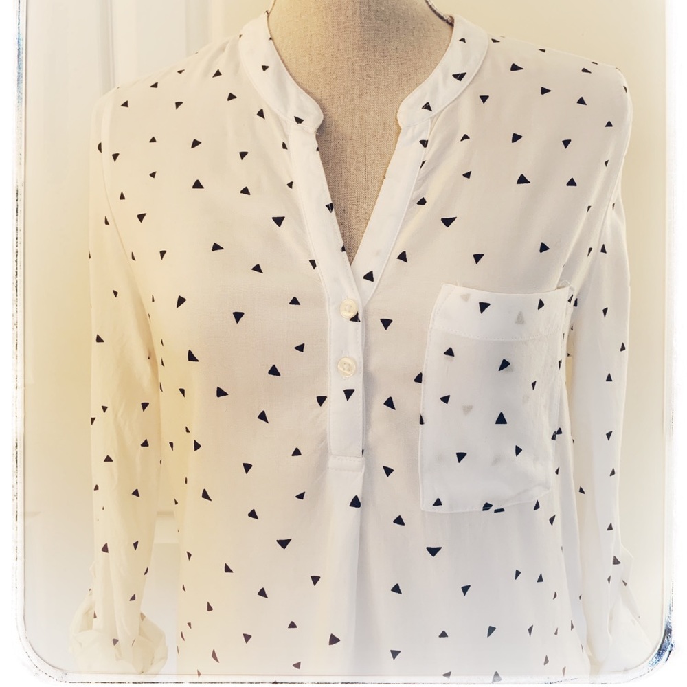 Marks & Spencer size 2 (UK 6) patterned blouse.